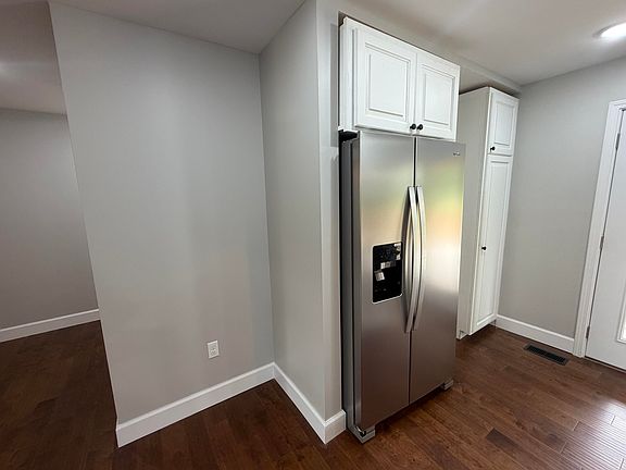 3rd image of 161 Perkins St
