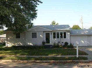 1536 Murray St, Carter Lake, IA 51510