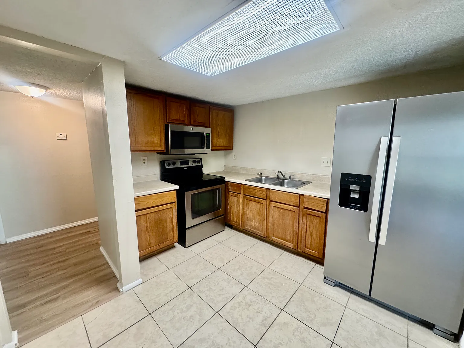 3 bed, 1532 sqft, $1,995 — Photo 3