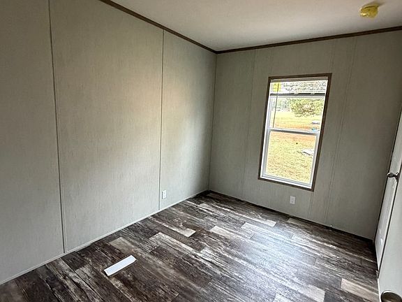 3rd image of 202 Hamlin Ave