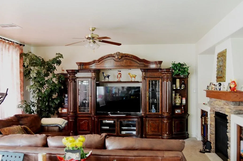 2111 E Chanute Pass — Photo 3