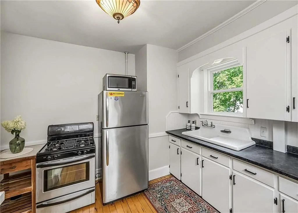 1 bed, 1.0 bath, 832 sqft, $1,800 — Photo 4