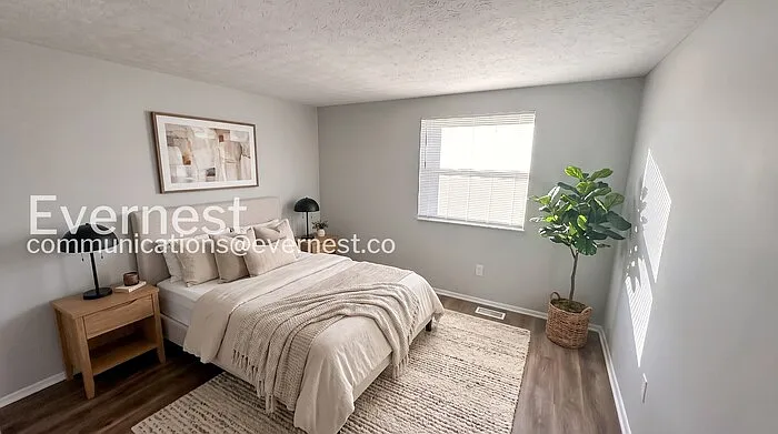 2865 Chatsworth Way — Photo 3