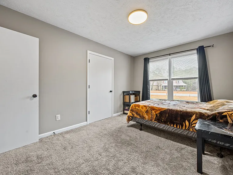 38 Hallmark Dr — Photo 26