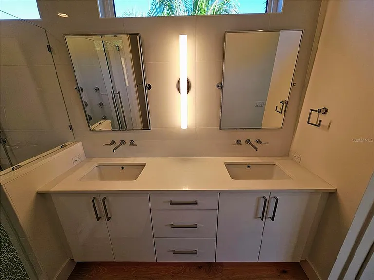 2408 Nassau St — Photo 14