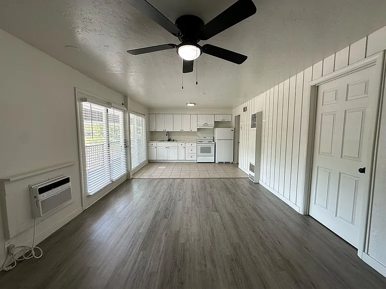 951 N Redwood Rd — Photo 14
