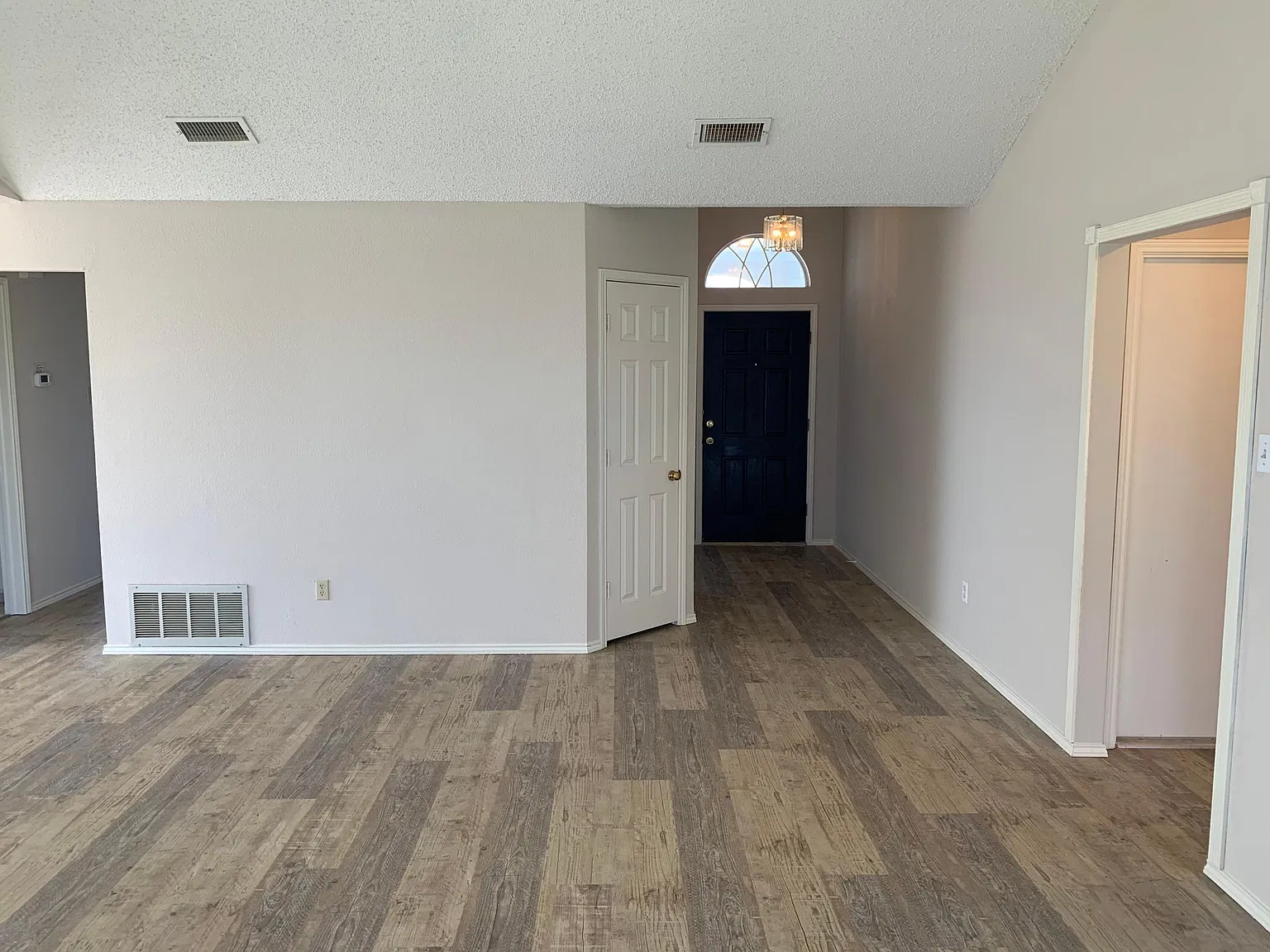 3 bed, 1771 sqft, $2,125 — Photo 3