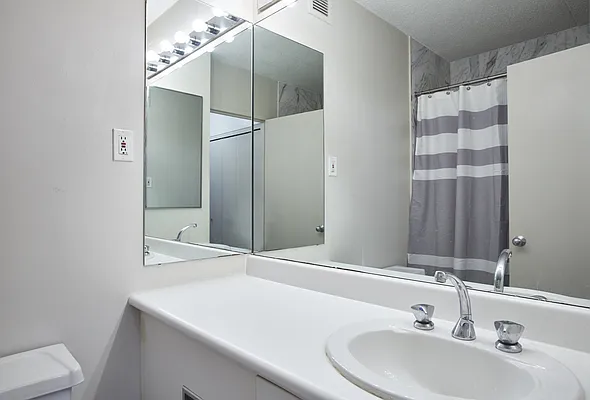 Rented by SERHANT. | media 14