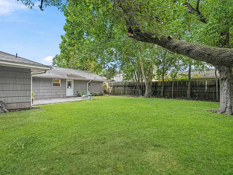4614 Hummingbird St — Photo 39