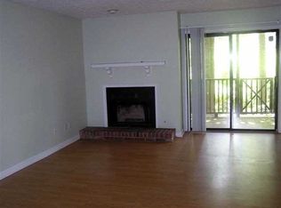 910 River Run Dr, Sandy Springs, GA 30350