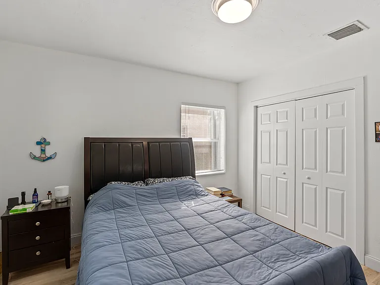 2532 SW 27th St #2 — Photo 5