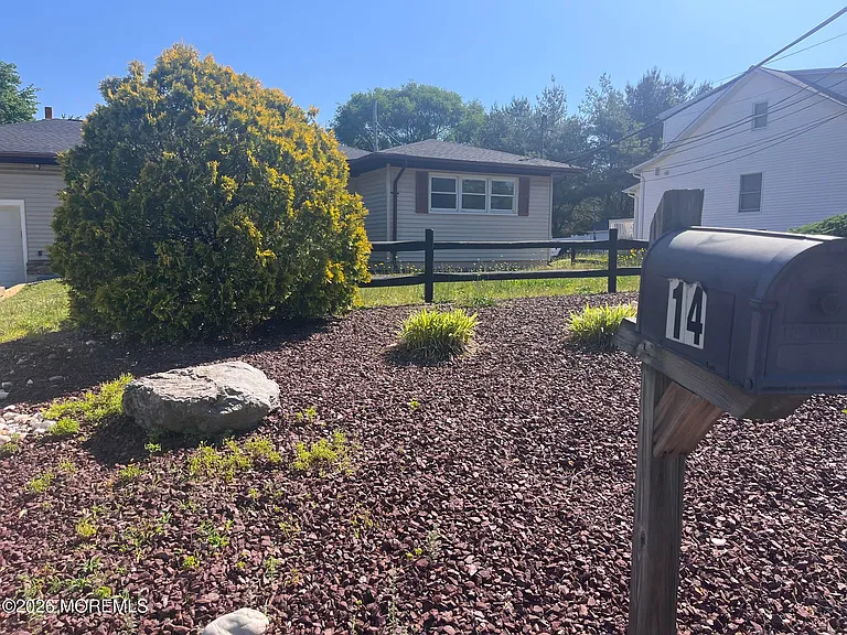 14 Wood Ave #A — Photo 34
