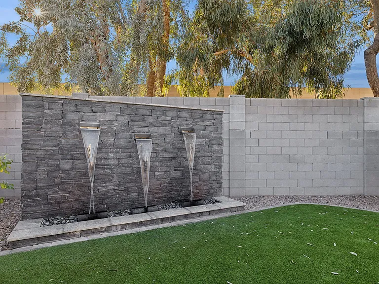 1923 E Monterey Way — Photo 25