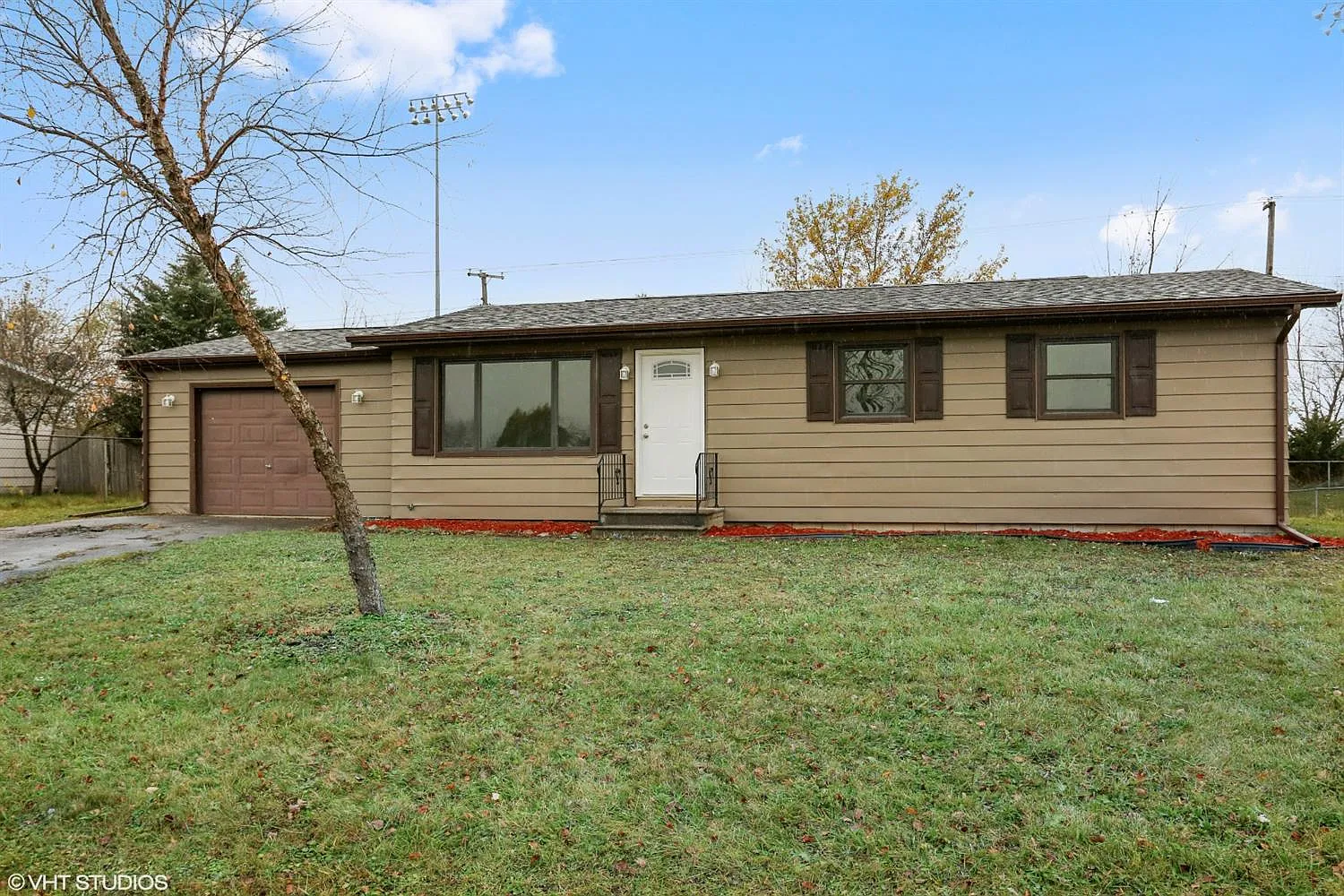 4852 N Clover Ln photo 1