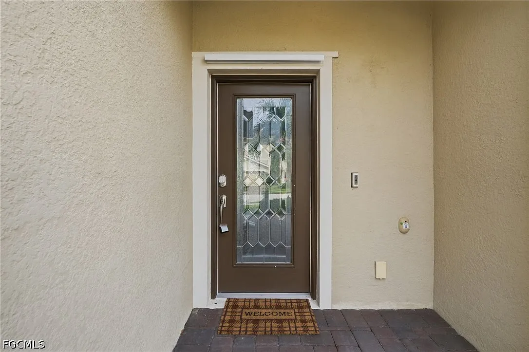 3 bed, 2.5 bath, 1879 sqft, $2,200 — Photo 2