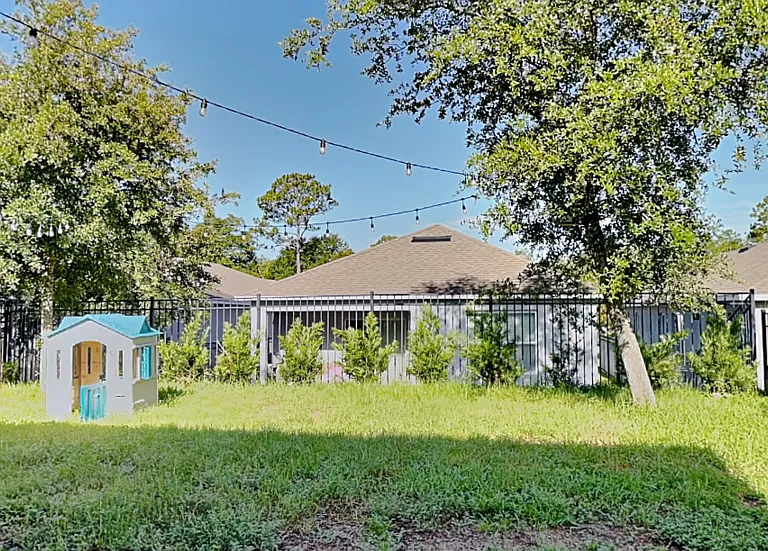 230 Meghan Cir — Photo 26