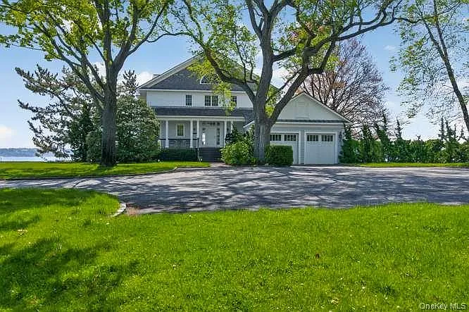 5 bed, 4.5 bath, 4268 sqft, $35,000 — Photo 2