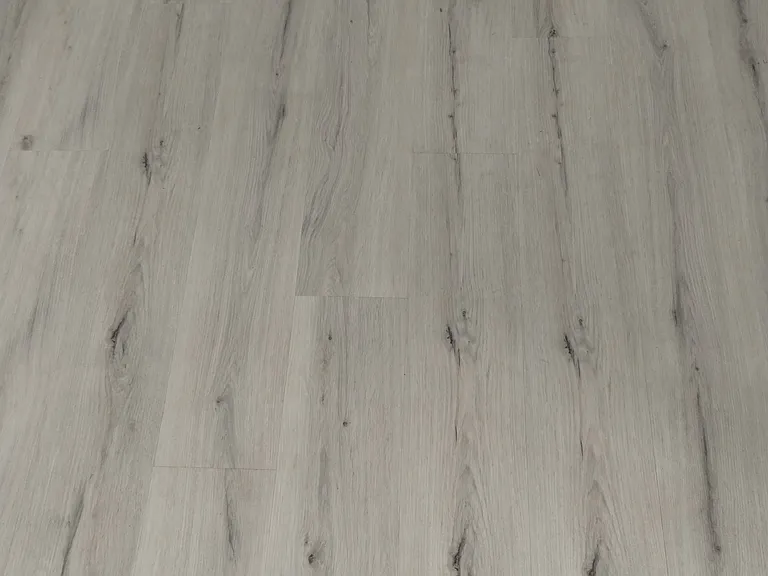 New laminate flooring throughout.
