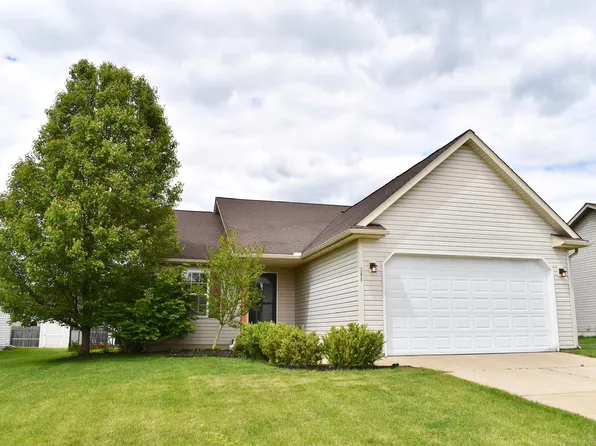 3451 Amber Oaks Dr, Howell, MI 48855