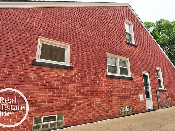 5th image of 15560 McLain Ave