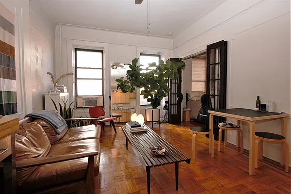 Rented by R New York | media 9