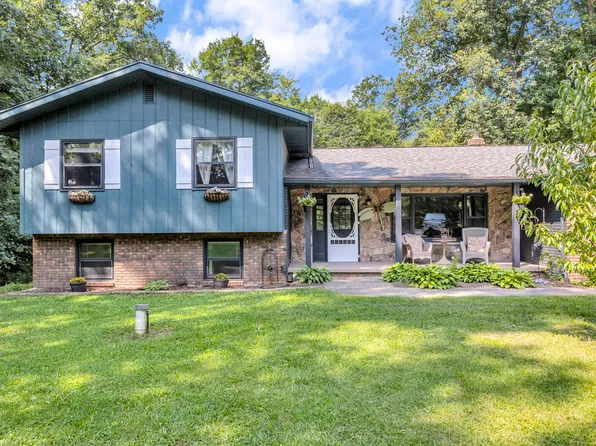 2020 N Sandstone Rd, Jackson, MI 49201