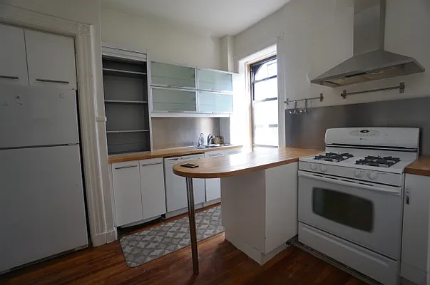 Rented by Citi Habitats | media 27