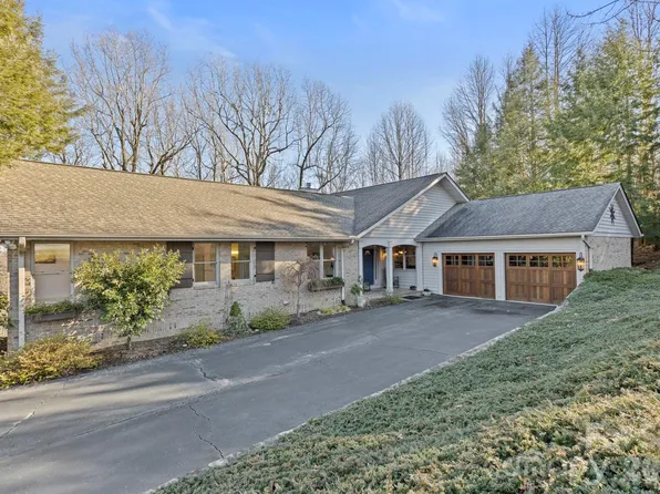 103 Bellshire Dr, Flat Rock, NC 28731