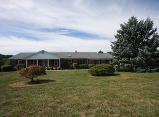 2216 Cherokee Dr, Westminster, MD 21157