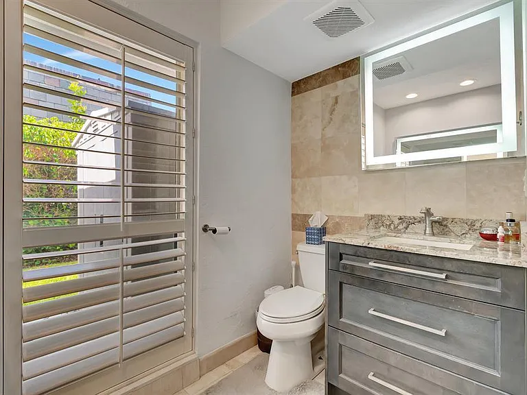 4450 NE 23rd Ave — Photo 21