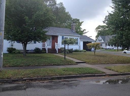 2nd image of 283 Commonwealth Ave