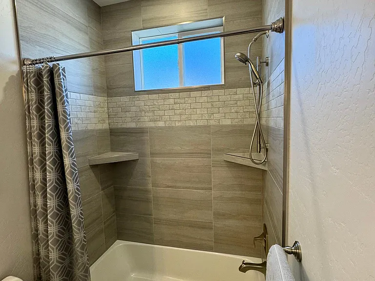 Second bedroom ensuite bathroom