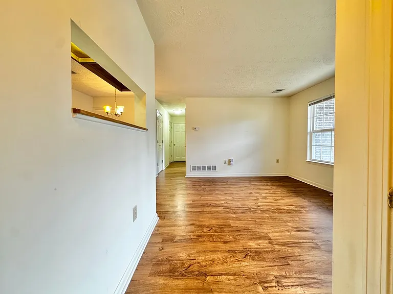 Forest Creek Apartments — Photo 35