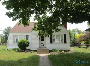 221 Pine Rd, Woodville, OH 43469