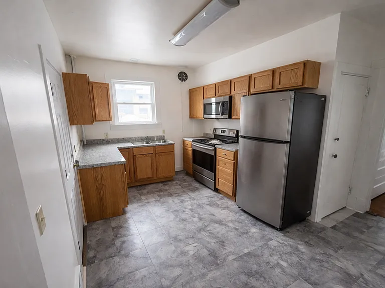 27 Rose St SW #1 — Photo 6