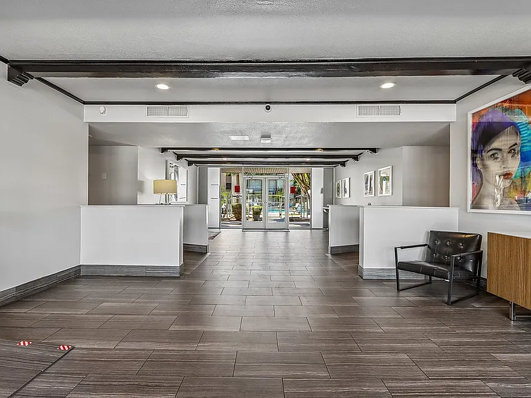 29-web-or-mls-N 7th Ave-0905-903