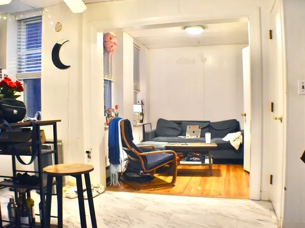 158 Salem St #1, Boston, MA 02113