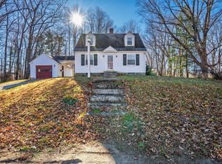 9 Hillcrest Ave, Bridgton, ME 04009