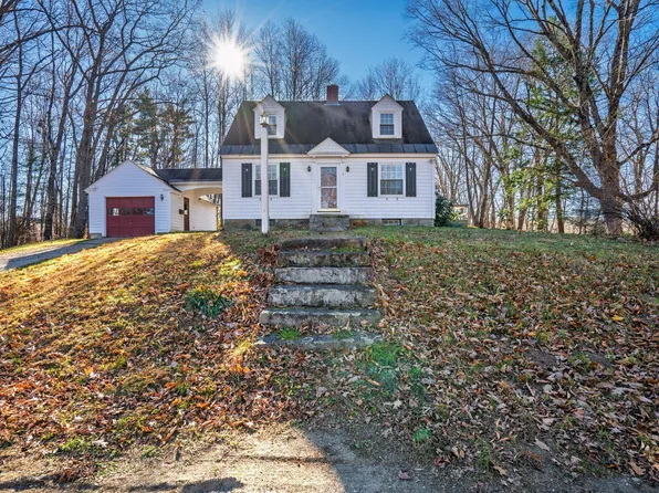 9 Hillcrest Avenue, Bridgton, ME 04009
