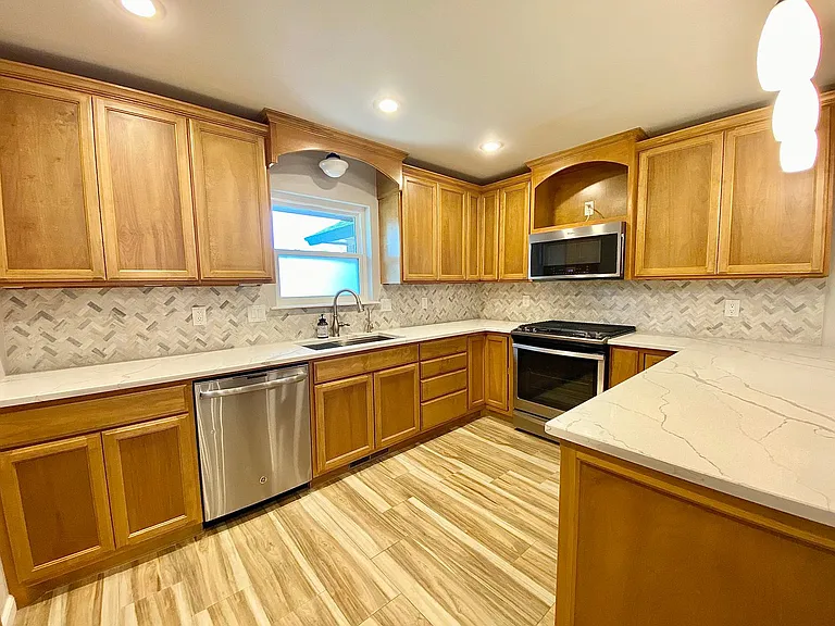 913 Rolling Hills Ter — Photo 4
