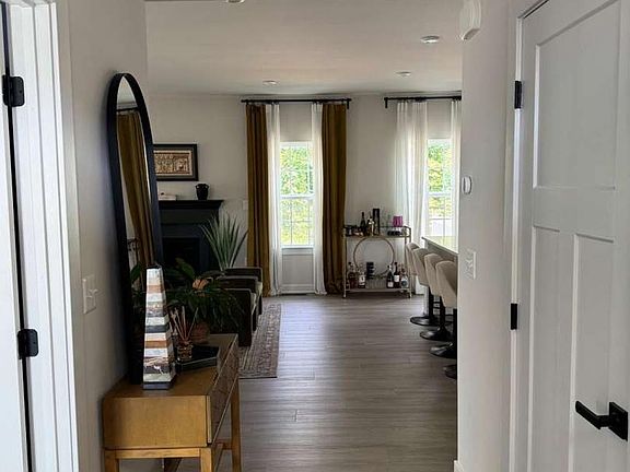 2nd image of 109 Mountain Path Ln