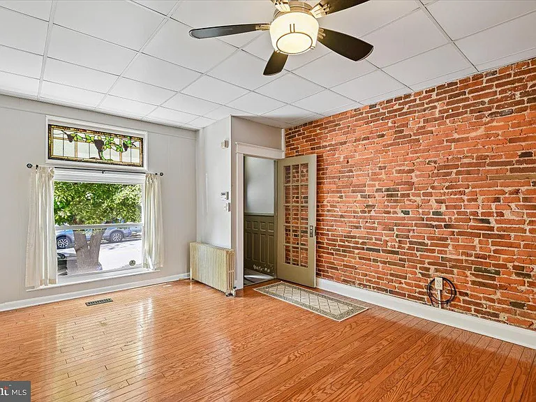 3720 Foster Ave — Photo 10