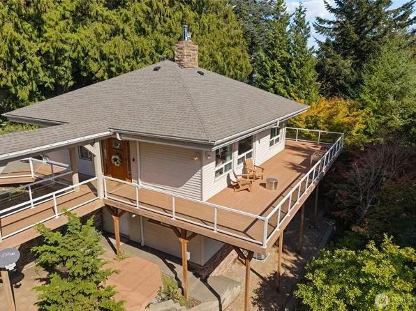 555 E Hemmi Road, Lynden, WA 98264