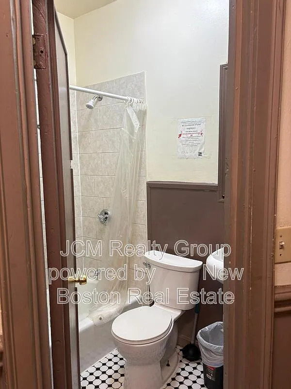Studio, 1.0 bath, 400 sqft, $920 — Photo 4