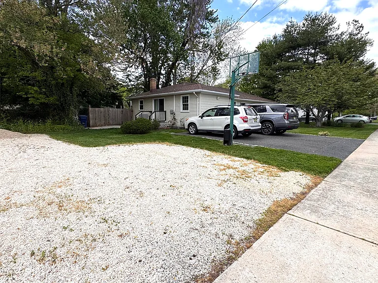 1210 Allaire Ave — Photo 3