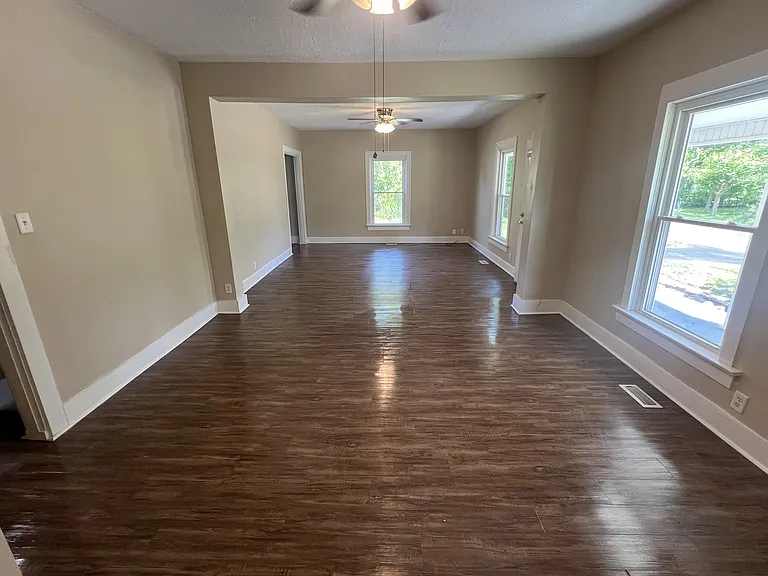 1885 E Westbrook Rd — Photo 2