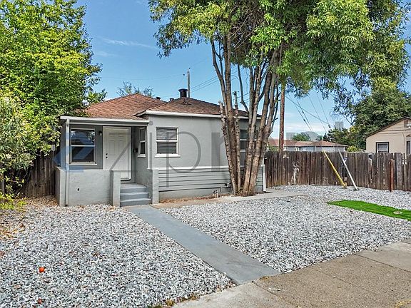 3rd image of 4309 32nd St