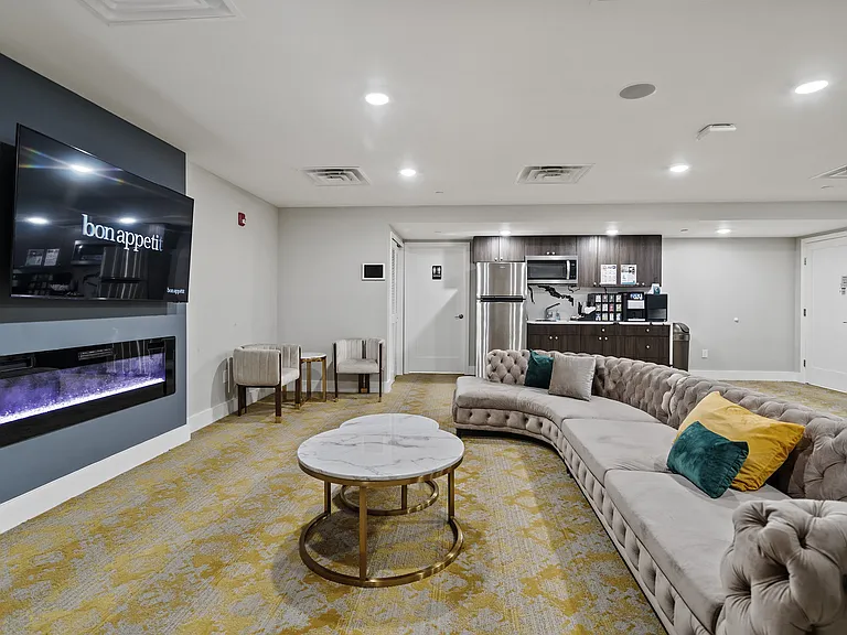 Veranda Apartments — Photo 15