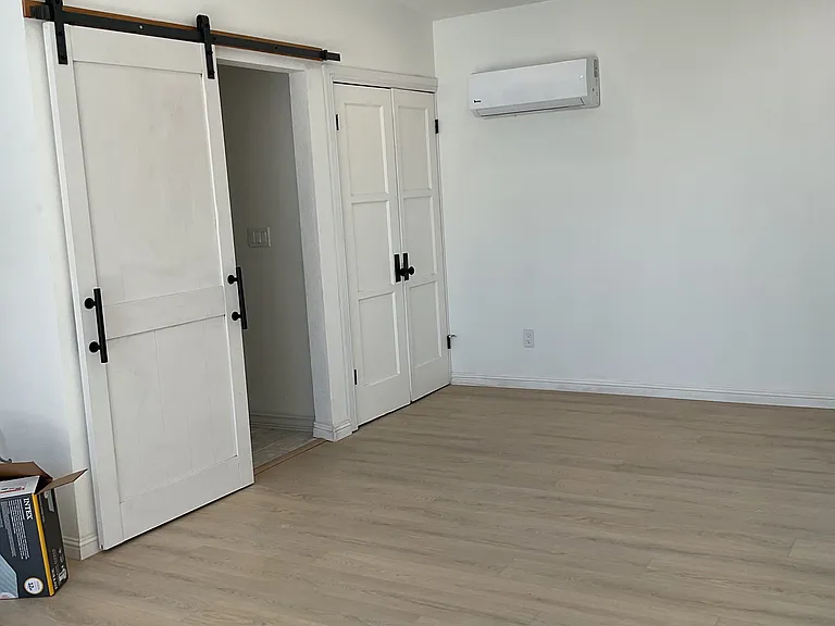 5117 Foothill Blvd — Photo 12