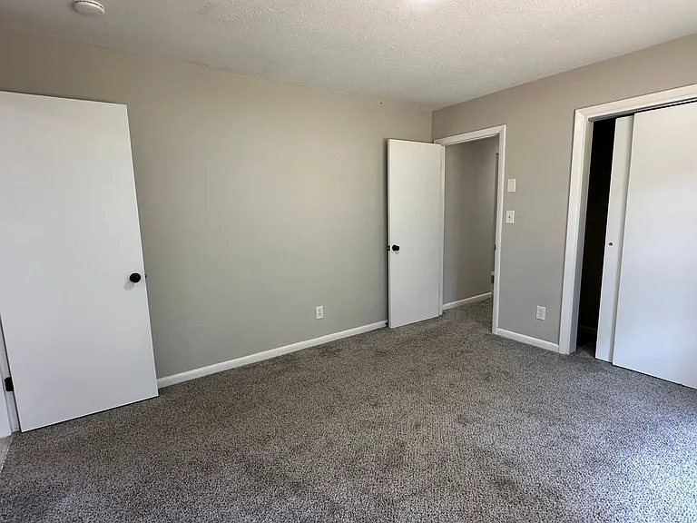 296 Decatur Dr — Photo 12